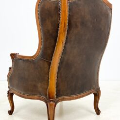 Riešutmedžio rėmo fotelis su oda 82x71x110,5 cm, 47 cm