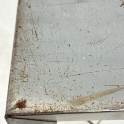 Aukštas metalinis industrinio stiliaus staliukas 40x40x80 cm