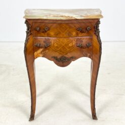 Liudviko XV laikotarpio stiliaus spintelė onikso stalviršiumi 34x51x67 cm