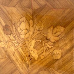 Liudviko XV laikotarpio stiliaus spintelė onikso stalviršiumi 34x51x67 cm