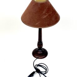 Medinis “Bellino” stalinis šviestuvas tekstilės gaubtu 24x24x41 cm