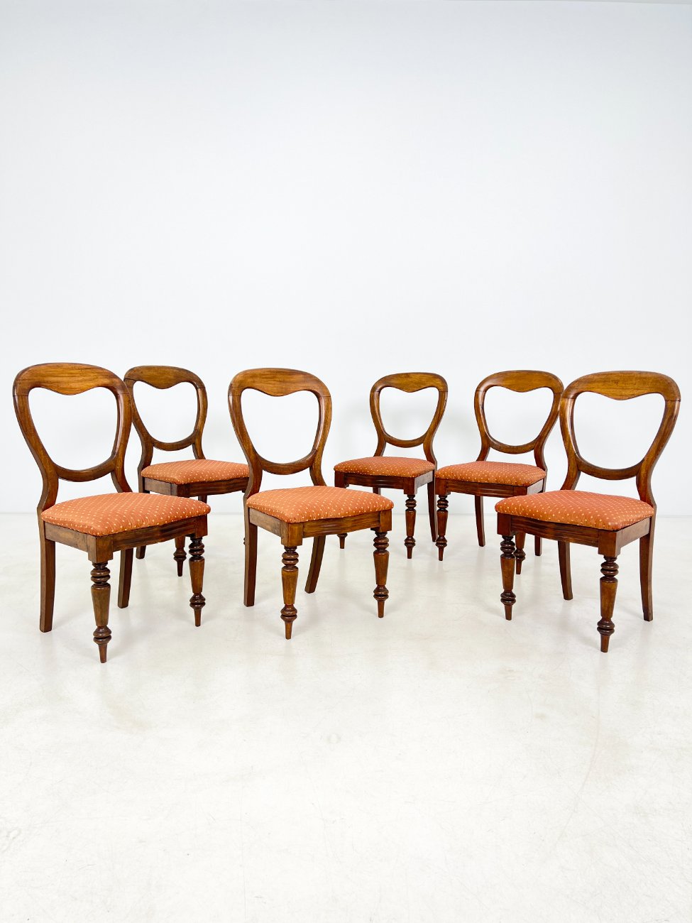 DR0245-kedes-1 Angliško stiliaus raudonmedžio kėdės su gobelenu 6 vnt. komplektas 49x45x88 cm, 45 cm