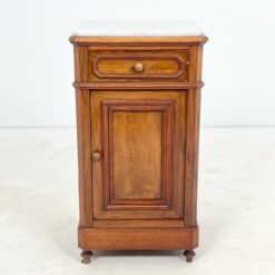 Raudonmedžio spintelė marmuriniu stalviršiumi 42x44x80 cm