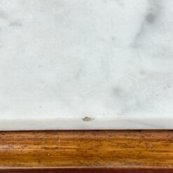 Raudonmedžio spintelė marmuriniu stalviršiumi 42x44x80 cm