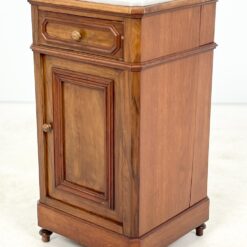 Raudonmedžio spintelė marmuriniu stalviršiumi 42x44x80 cm