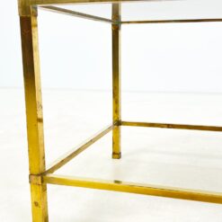 Kvadratinis žalvarinis staliukas tamsinto stiklo stalviršiumi 51x51x40 cm