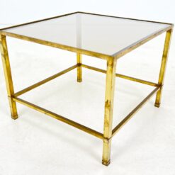 Kvadratinis žalvarinis staliukas tamsinto stiklo stalviršiumi 51x51x40 cm