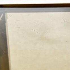 Kvadratinis žalvarinis staliukas tamsinto stiklo stalviršiumi 51x51x40 cm