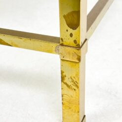 Kvadratinis žalvarinis staliukas tamsinto stiklo stalviršiumi 51x51x40 cm