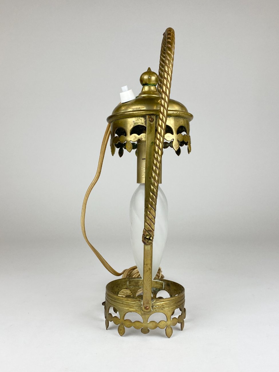 DR0266-staliniai-sviestuvai-3 Pastatomas arba pakabinamas žalvarinis šviestuvas iš bažnytinio žibinto 8,5x11x30 cm