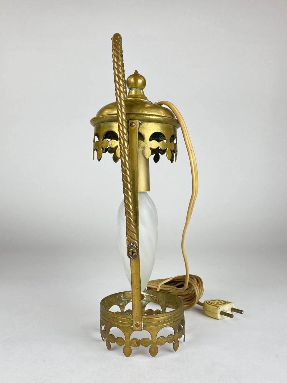 DR0266-staliniai-sviestuvai-4 Pastatomas arba pakabinamas žalvarinis šviestuvas iš bažnytinio žibinto 8,5x11x30 cm