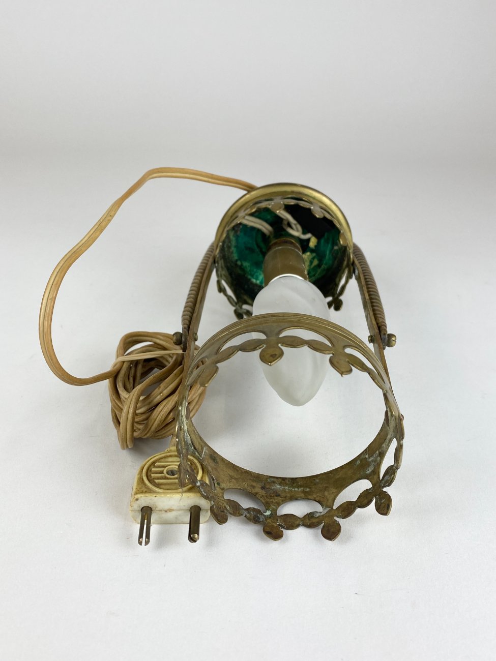 DR0266-staliniai-sviestuvai-6 Pastatomas arba pakabinamas žalvarinis šviestuvas iš bažnytinio žibinto 8,5x11x30 cm