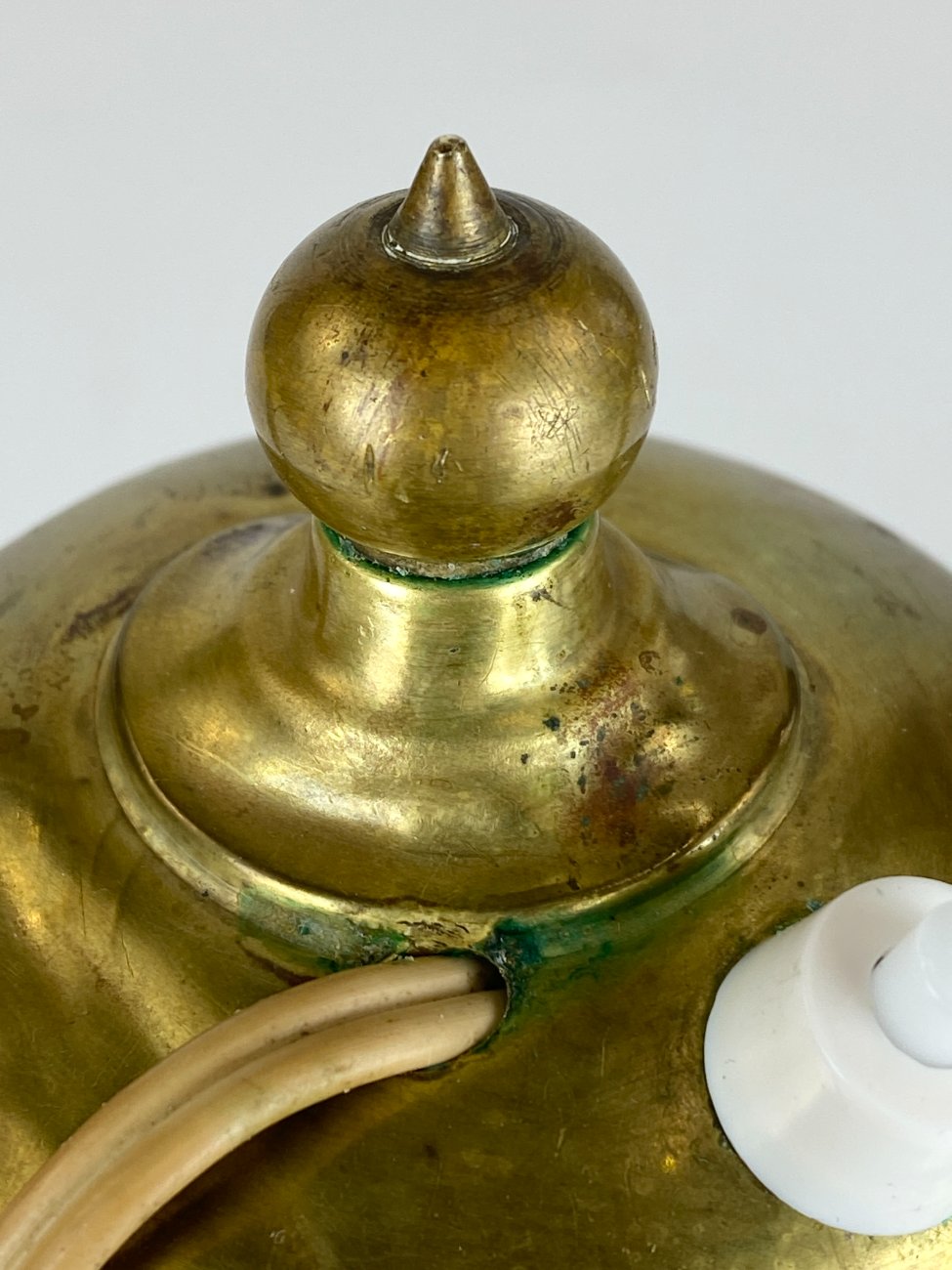 DR0266-staliniai-sviestuvai-8 Pastatomas arba pakabinamas žalvarinis šviestuvas iš bažnytinio žibinto 8,5x11x30 cm