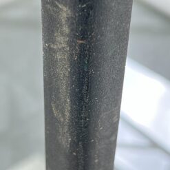 Pastatoma metalinė trijų aukštų lentyna su tamsintu stiklu 46x46x76,5 cm