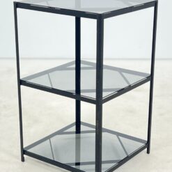 Pastatoma metalinė trijų aukštų lentyna su tamsintu stiklu 46x46x76,5 cm