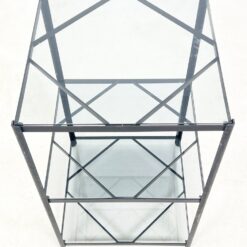 Pastatoma metalinė trijų aukštų lentyna su tamsintu stiklu 46x46x76,5 cm