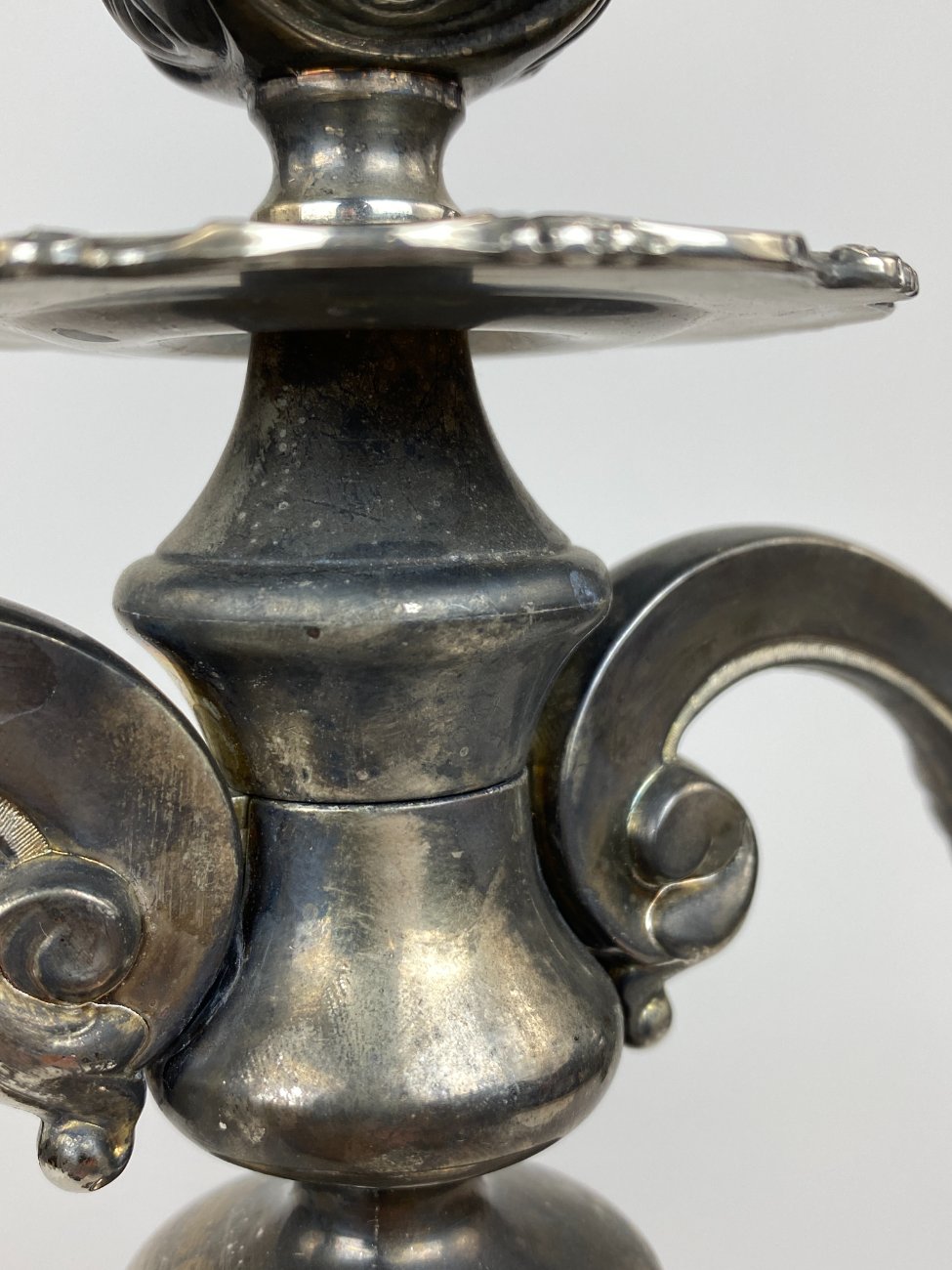 DR0273-zvakides-12 Metalinė trijų šakų žvakidė 16x40x46 cm