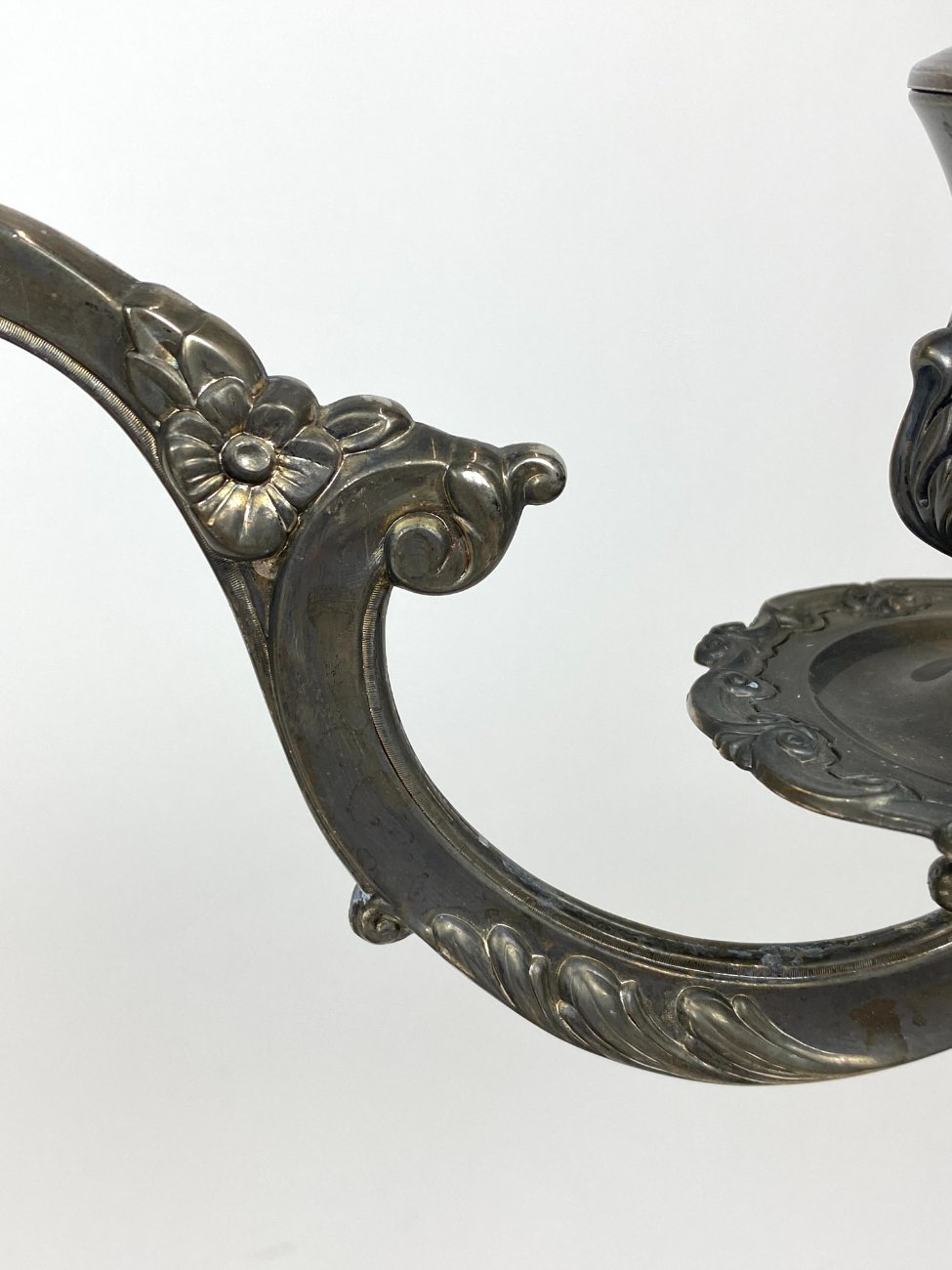 DR0273-zvakides-5 Metalinė trijų šakų žvakidė 16x40x46 cm