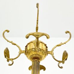 Žalvarinė pastatoma kabykla su liūtų motyvų kojomis 48x48x171 cm