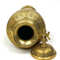 Indiškas žalvarinis indas su dangčiu-urna su Višnus figūra 10,5×10,5×31 cm