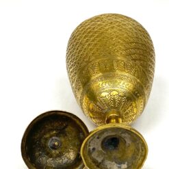 Indiškas žalvarinis indas su dangčiu-urna su Višnus figūra 10,5×10,5×31 cm