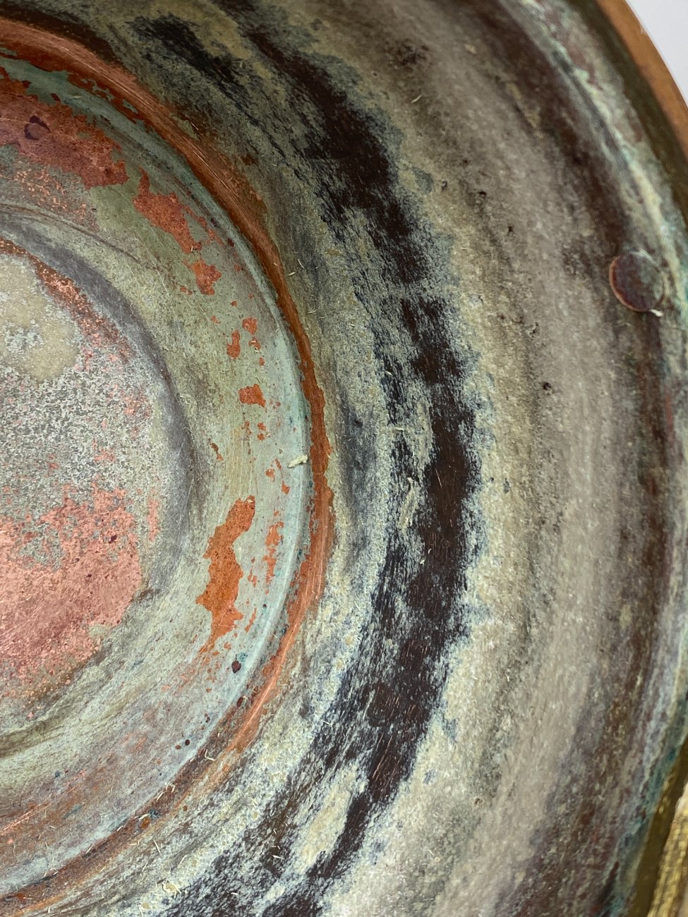 DR0286-metaliniai-indai-10 Varinis kibirėlis su žalvarine rankena 15×17,5×8,5 cm