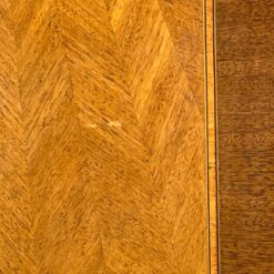 Riešutmedžio ir raudonmedžio lukšto rūbų spinta su veidrodžiu 65x175x220 cm