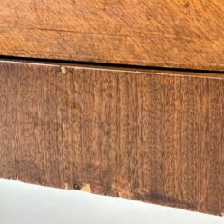 Riešutmedžio ir raudonmedžio lukšto rūbų spinta su veidrodžiu 65x175x220 cm