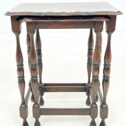 Mediniai lizdiniai staliukai 2 vnt. komplektas 31,5x43x53 cm