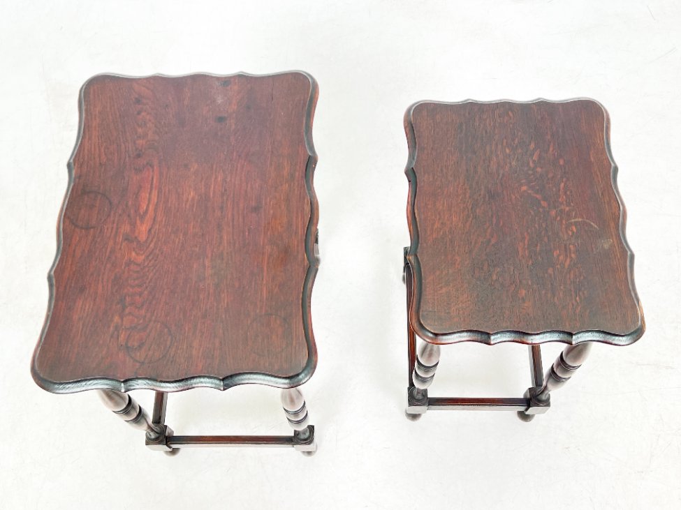 DR0290-stalai-6 Mediniai lizdiniai staliukai 2 vnt. komplektas 31,5x43x53 cm