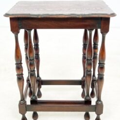 Mediniai lizdiniai staliukai 2 vnt. komplektas 31,5x43x53 cm