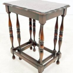 Mediniai lizdiniai staliukai 2 vnt. komplektas 31,5x43x53 cm