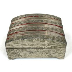 Japoniško stiliaus metalinė dėžutė 7x9x4,5 cm