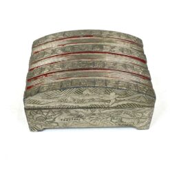 Japoniško stiliaus metalinė dėžutė 7x9x4,5 cm