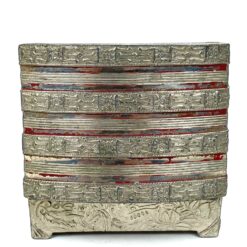 Japoniško stiliaus metalinė dėžutė 7x9x4,5 cm