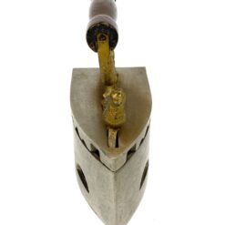 Senovinis metalinis lygintuvas su medine rankena ir gaidžio figūrėle 19,5×9,5×20,5 cm