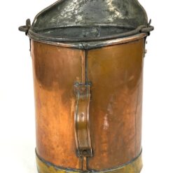 Varinė ąsočio formos skėtinė su žalvario detalėmis 35x27x36,5 cm