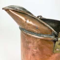 Varinė ąsočio formos skėtinė su žalvario detalėmis 35x27x36,5 cm