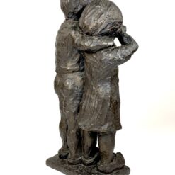 Dviejų vaikų statula iš gipso 16x30x59 cm