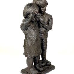 Dviejų vaikų statula iš gipso 16x30x59 cm