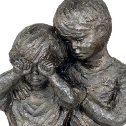 Dviejų vaikų statula iš gipso 16x30x59 cm