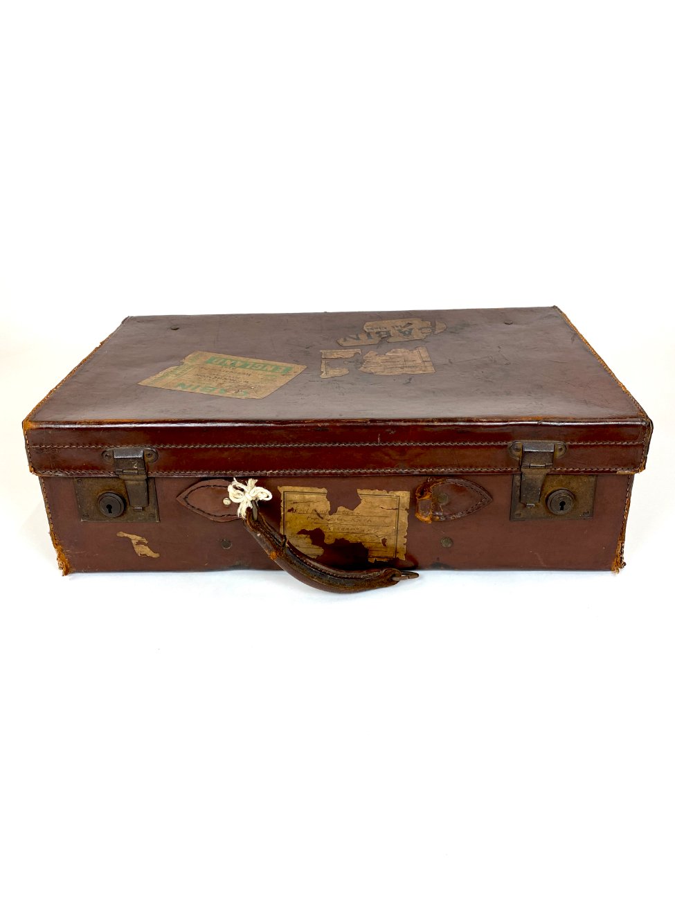 DR0311-lagaminai-1 Senovinis odinis lagaminas restauracijai 34,5x56x17 cm