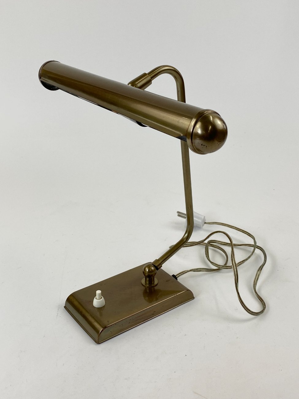 DR0320-staliniai-sviestuvai-1 Žalvarinis stalinis šviestuvas 18x32x30 cm