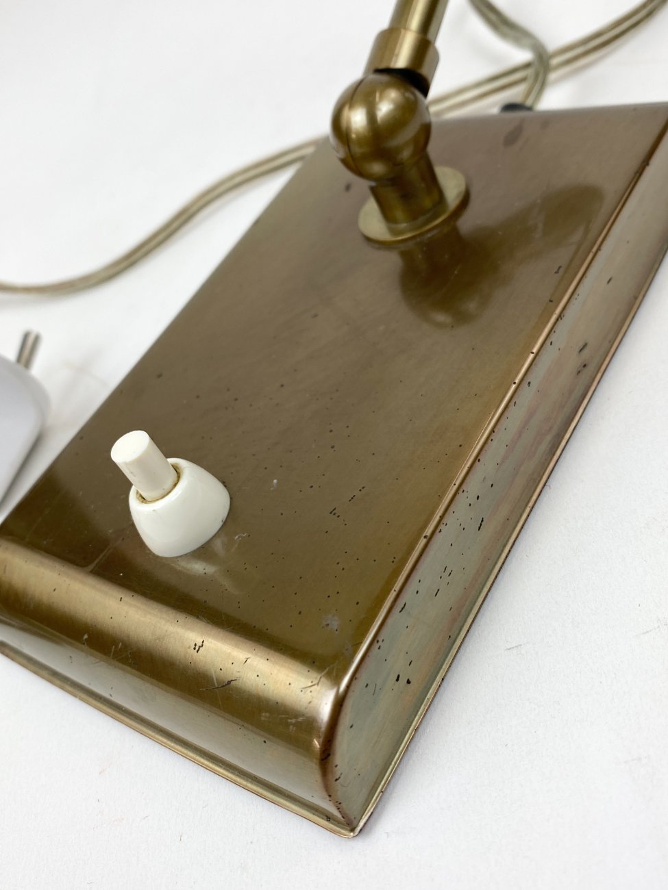 DR0320-staliniai-sviestuvai-13 Žalvarinis stalinis šviestuvas 18x32x30 cm