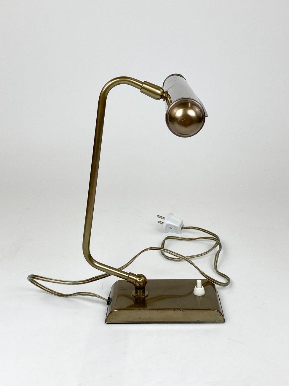 DR0320-staliniai-sviestuvai-4 Žalvarinis stalinis šviestuvas 18x32x30 cm