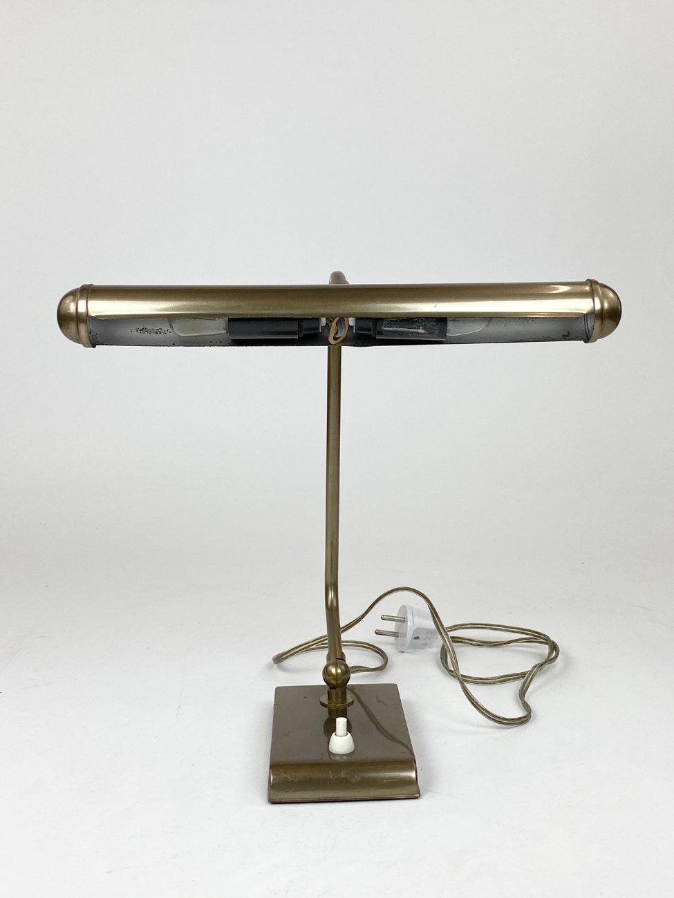 DR0320-staliniai-sviestuvai-6 Žalvarinis stalinis šviestuvas 18x32x30 cm