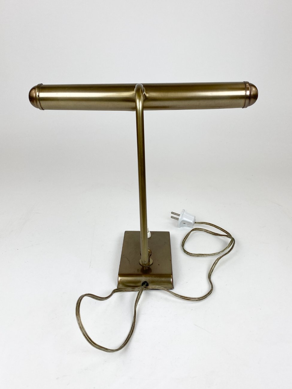 DR0320-staliniai-sviestuvai-7 Žalvarinis stalinis šviestuvas 18x32x30 cm