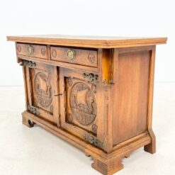 Ąžuolinė jūriniais motyvais drožinėta komoda 45x103x68 cm