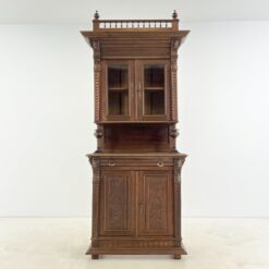 Senovinis ąžuolinis drožinėtas bufetas su stiklinėmis durimis 46x110x249 cm