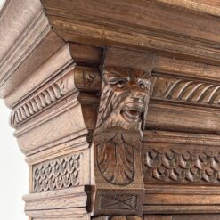 Senovinis ąžuolinis drožinėtas bufetas su stiklinėmis durimis 46x110x249 cm